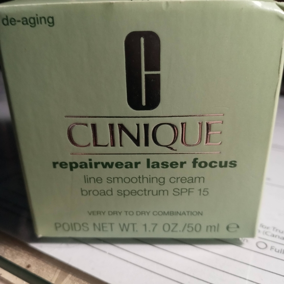Clinique Other - BNIP Clinique, repairwear laser focus